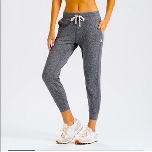 Vuori Performance Joggers. Size small